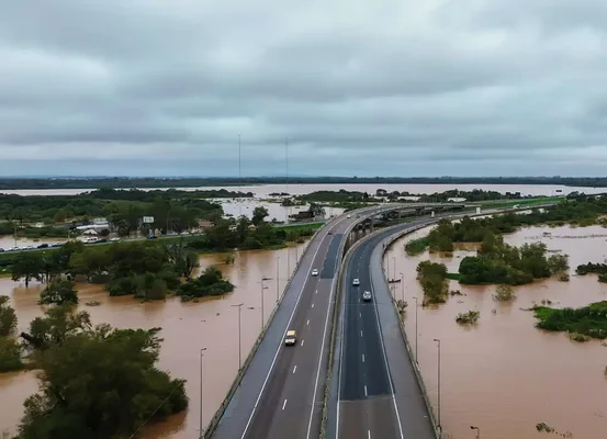 Chuvas: comporta de segurança rompe na zona norte de Porto Alegre